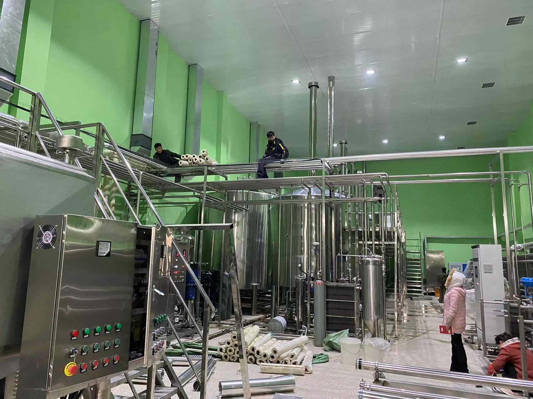 三亚精酿啤酒设备厂—精酿啤酒设备制造:传承工艺与创新科技的交融